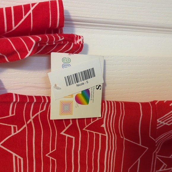 Lularoe dress nwt beautiful red color sz s - Picture 2 of 3